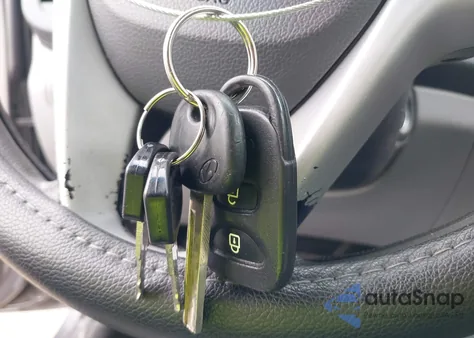 2013 Hyundai Accent Gls/Gs from USA, damaged, VIN KMHCT4AE6DU566065